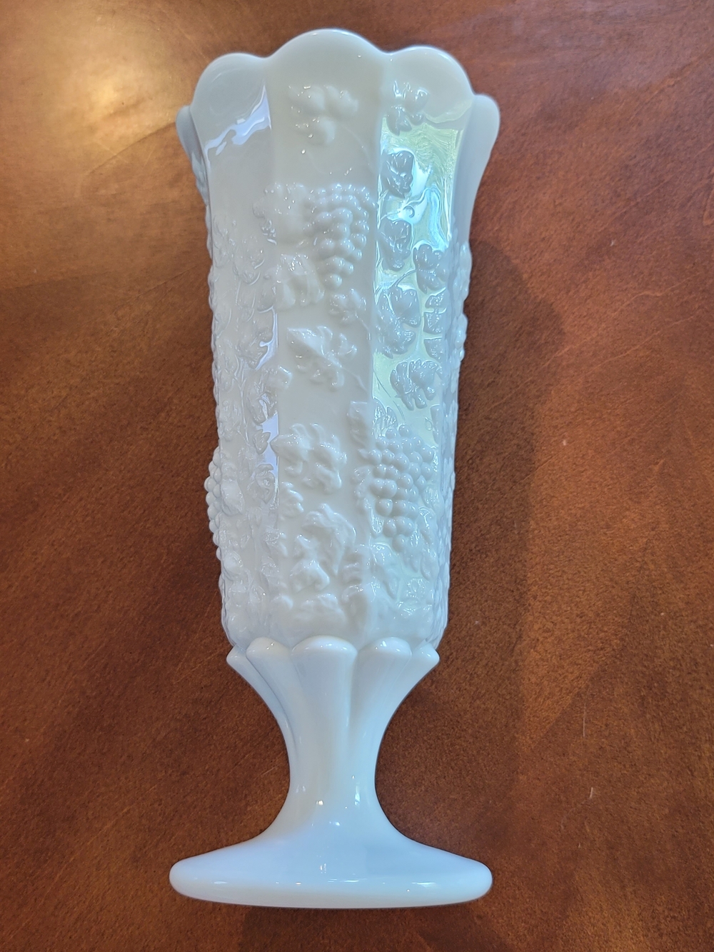 Westmoreland Paneled Grape Pattern Milk Glass Footed Vase Crimped Rim 11.5 Inch - Picture 4 of 13